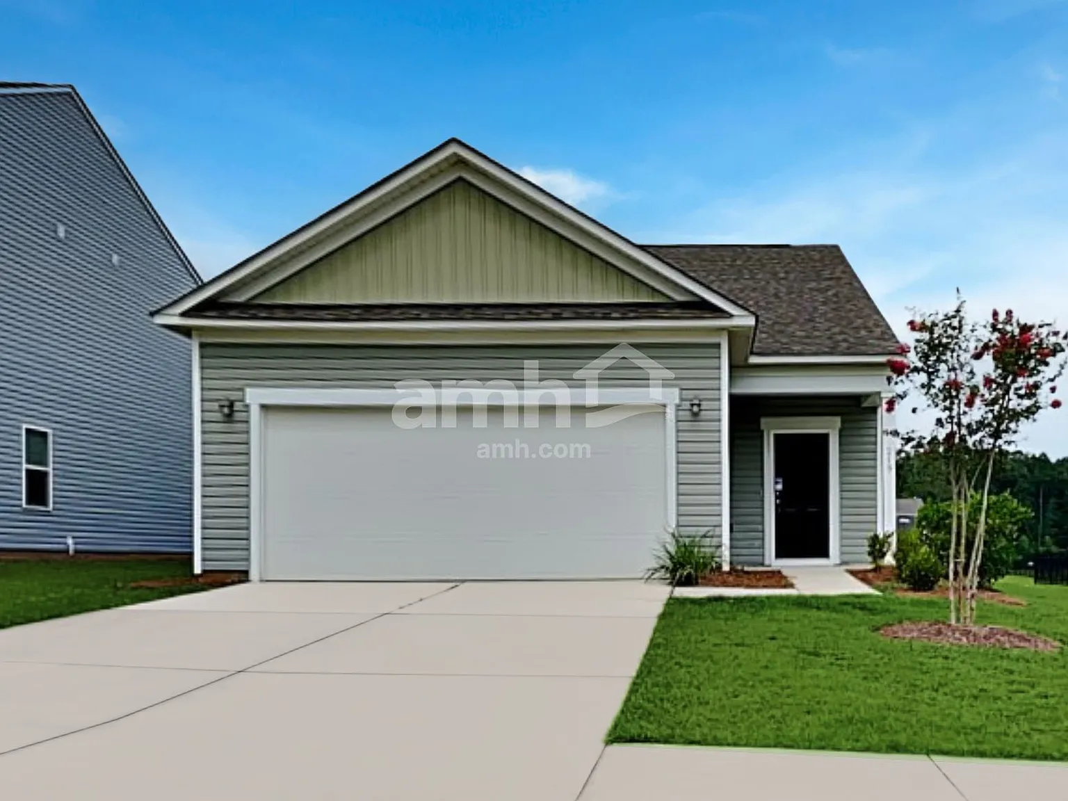 3 bed, 2.0 bath, 1412 sqft, $2,025 — Photo 1