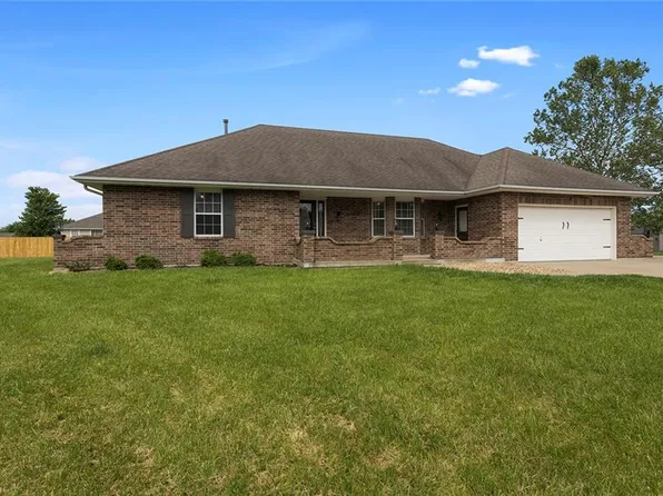 700 Mount Hope Cir, Odessa, MO 64076