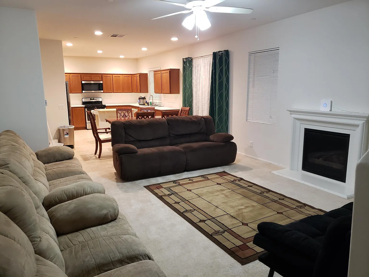 Mount Whitney Ave, Rosamond — Photo 4