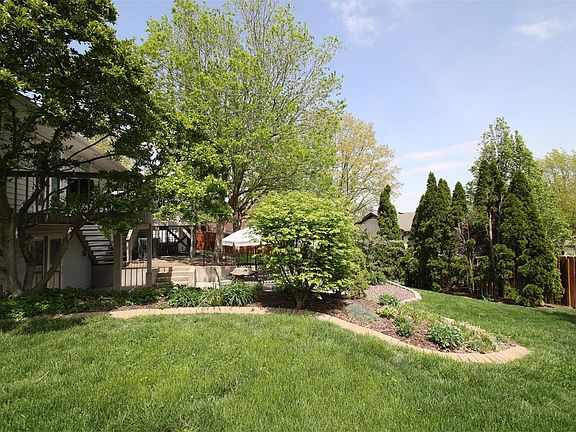 5th image of 4911 Westmont Ave
