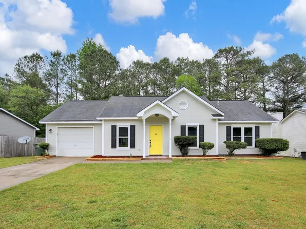 2232 Skyview Dr, Fayetteville, NC 28304