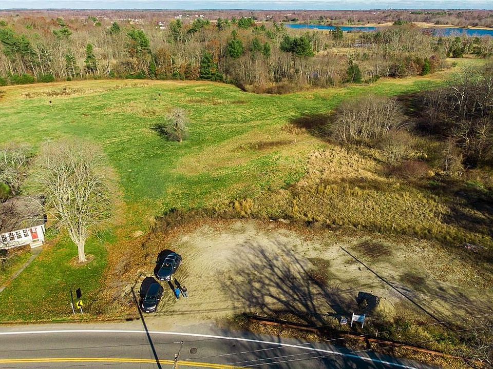 2nd image of 435 Sowams Rd