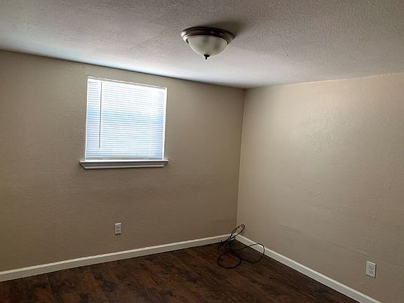 3rd image of 2309 College Ave