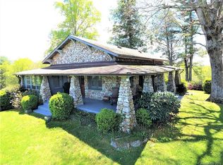 545 Mark Freeman Rd, Hendersonville, NC 28792