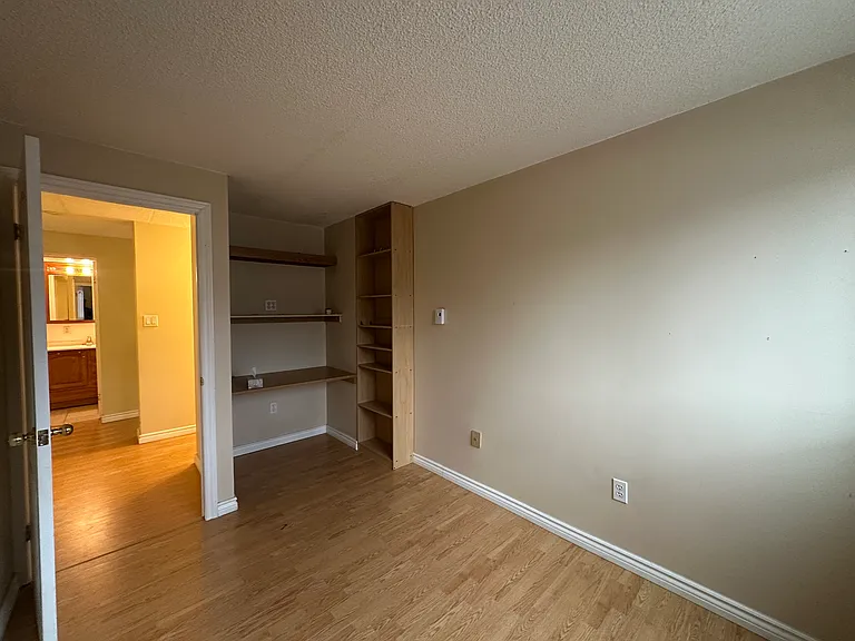 43 Taunton Rd E #39 — Photo 14