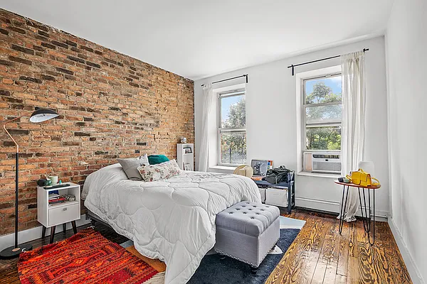 Rented by SERHANT. | media 10