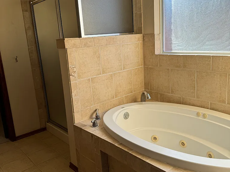 12600 N Rockwell Ave #42 — Photo 4