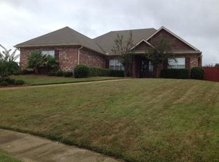 122 Parkfield Dr, Madison, MS 39110