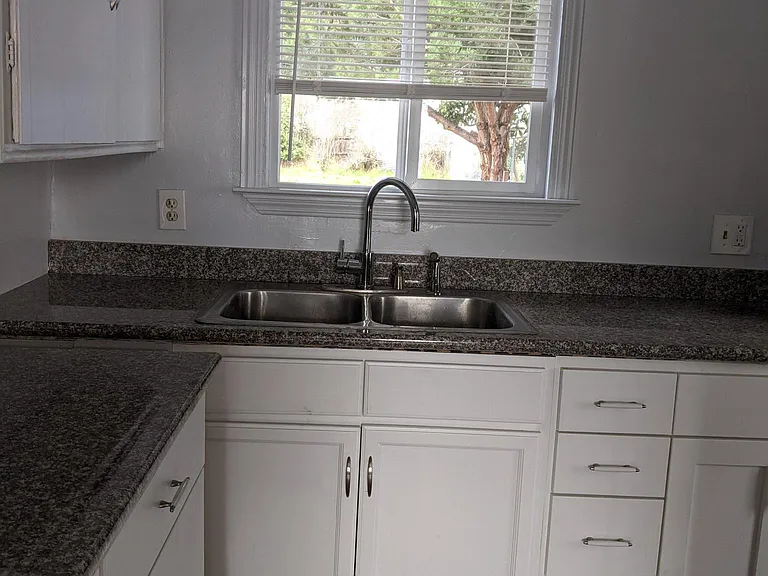 4525 Cypress Ave — Photo 6