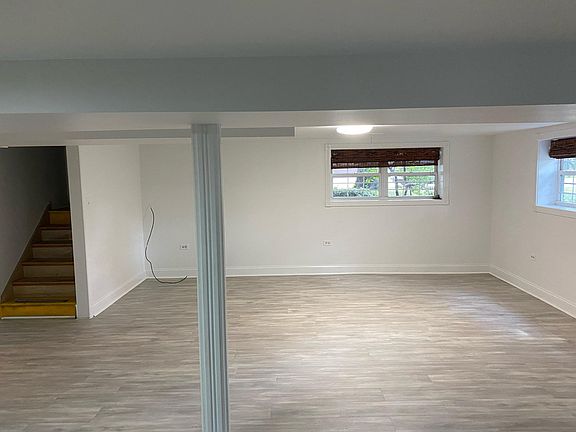 2nd image of 3355 W Columbia Ave