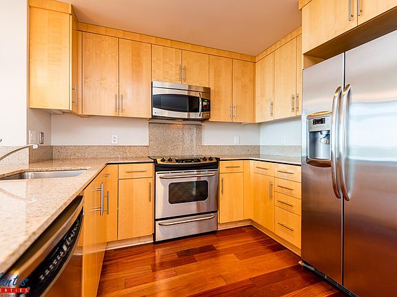 4th image of 38 N Almaden Blvd Unit 1019