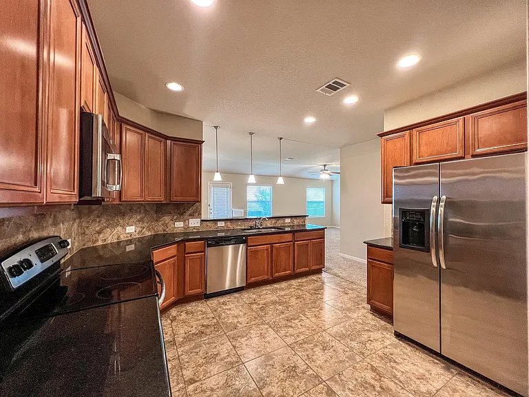 923 Avery Pkwy #2 — Photo 16