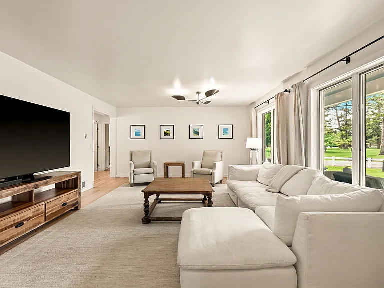 180 McDowell Dr — Photo 7