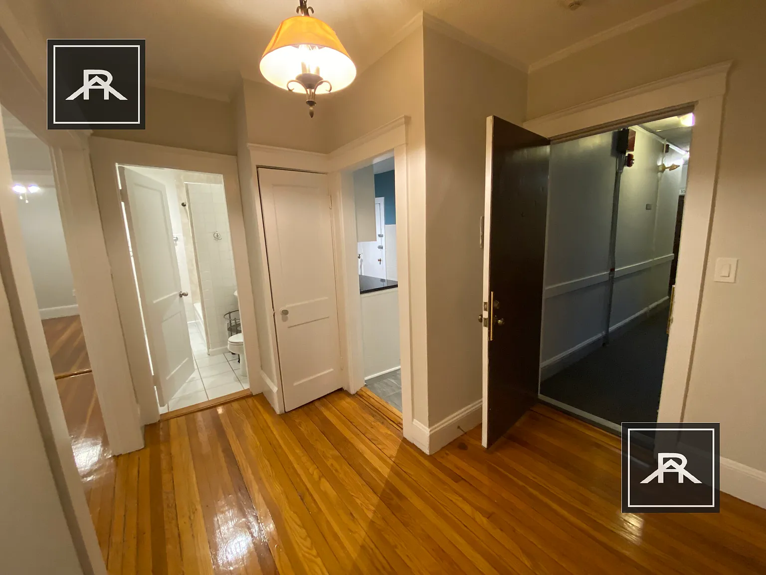 3 bed, 1.0 bath, 925 sqft, $3,400 — Photo 2