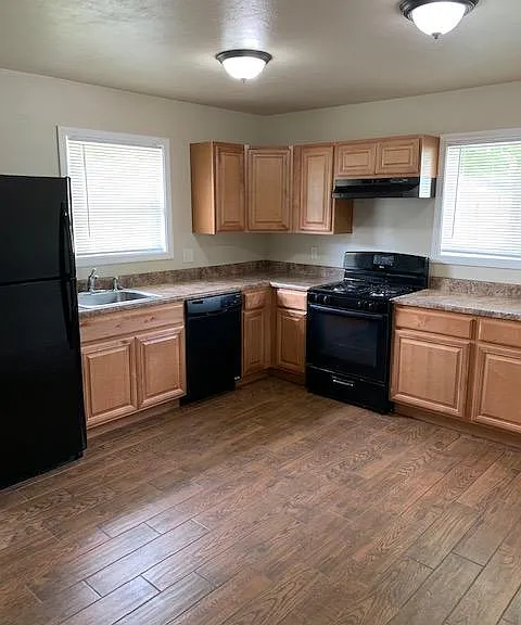 740 Lexington Park — Photo 3