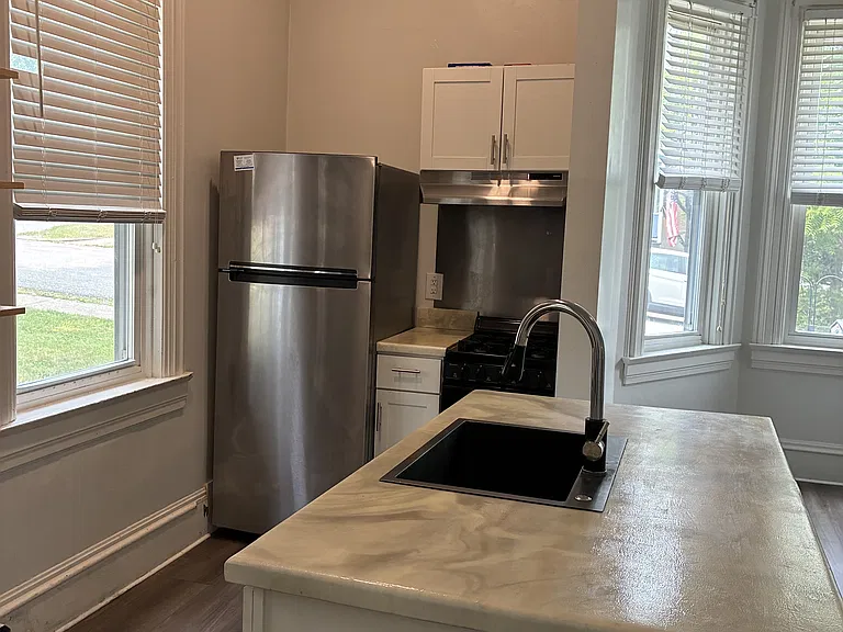303 N Market St #B — Photo 4