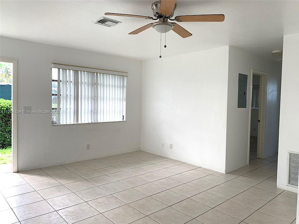 1st image of 2523 Thomas St #2525