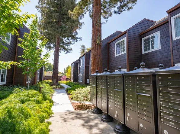 The Grove Garden Apartments