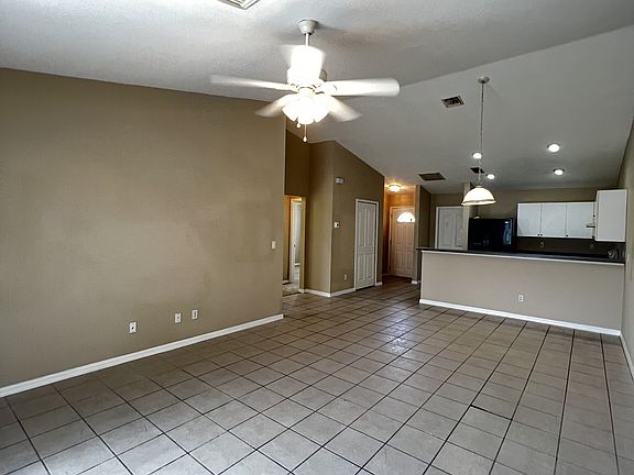 5th image of 2308 NE 6th St