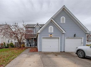 23295 Wainwright Ter, Olmsted Falls, OH 44138