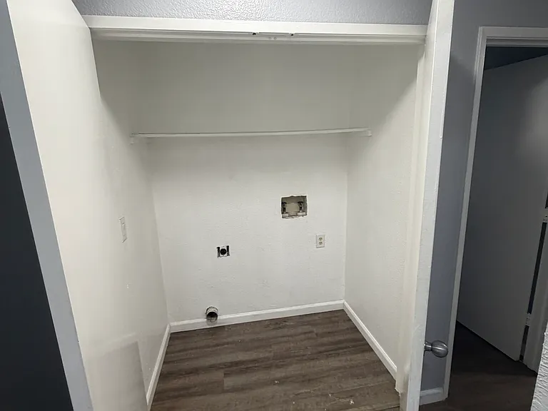 2400 Eilers Ln #1401 — Photo 12