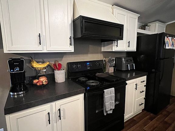 3rd image of 565 N 1st St