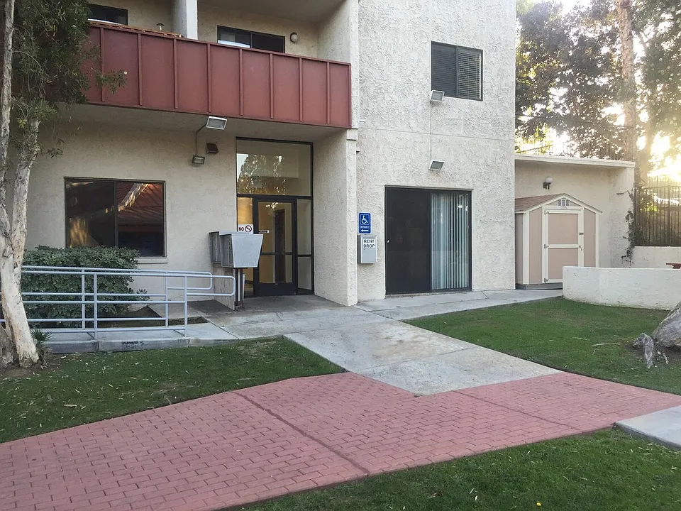 College Ave Apts.