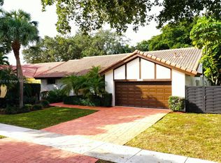 14720 Glencairn Rd, Miami Lakes, FL 33016