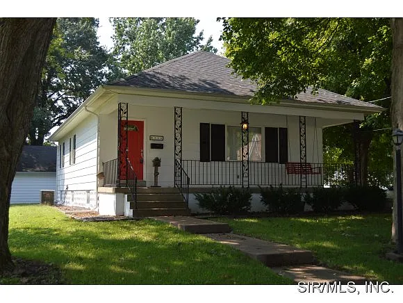 316 E South St photo 1