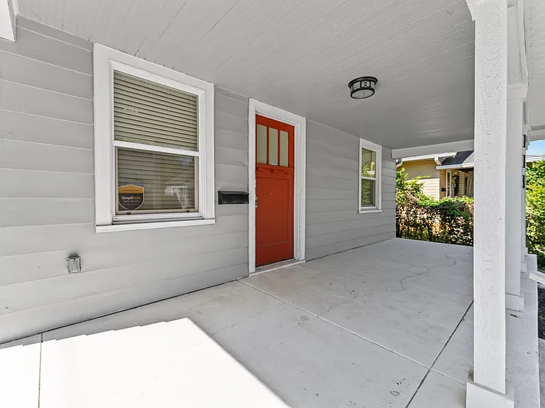 415 Bernard Ave — Photo 4