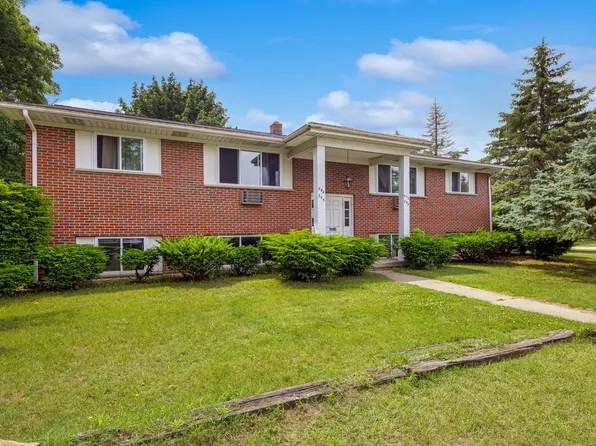 587 54th St SE, Kentwood, MI 49548