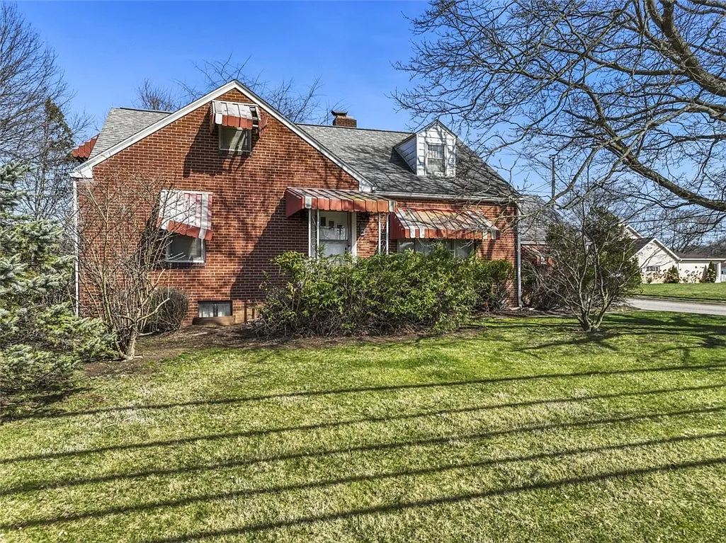 2748 Brodhead Rd photo 1