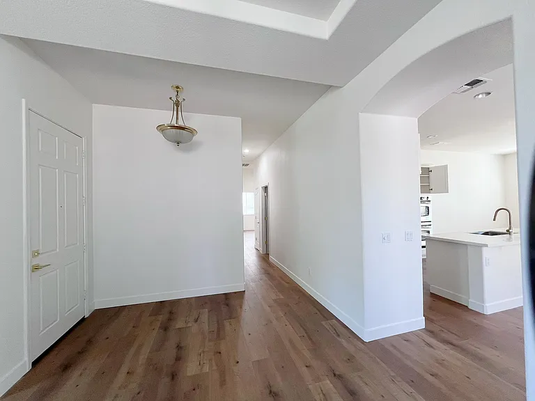 10233 Stathos Dr — Photo 9