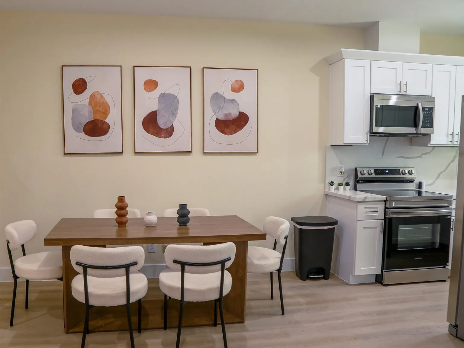 3 bed, 1.0 bath, $3,500 — Photo 4