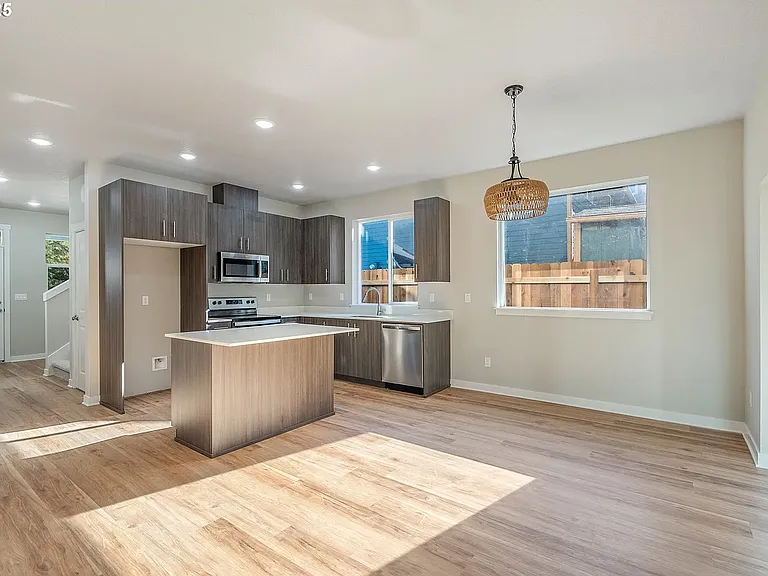 317 S Neptune St — Photo 10