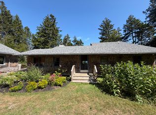 15 Picnic Point Dr, Deer Isle, ME 04627
