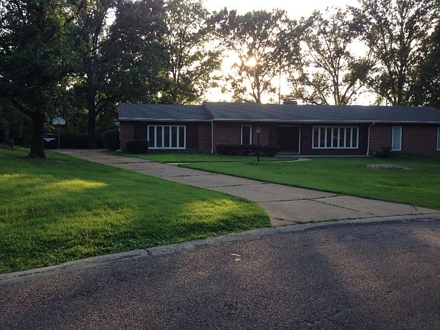1st image of 1131 Thornwood Dr