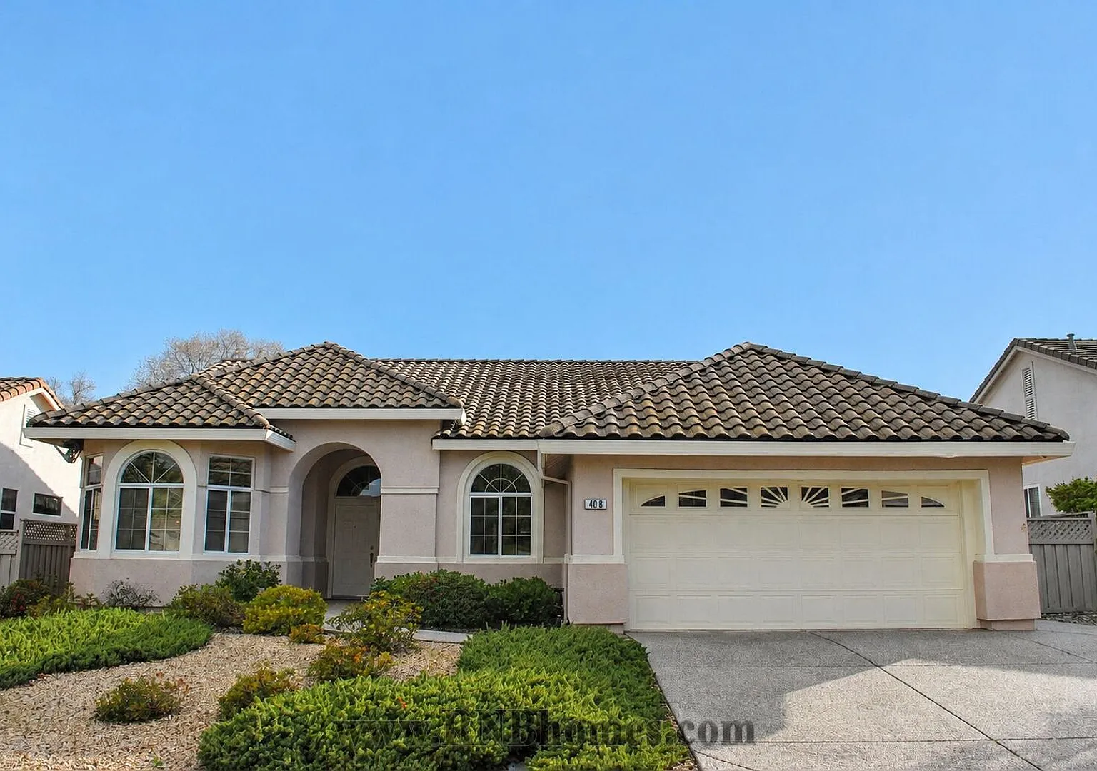 Angelrock Court 408 — Photo 1