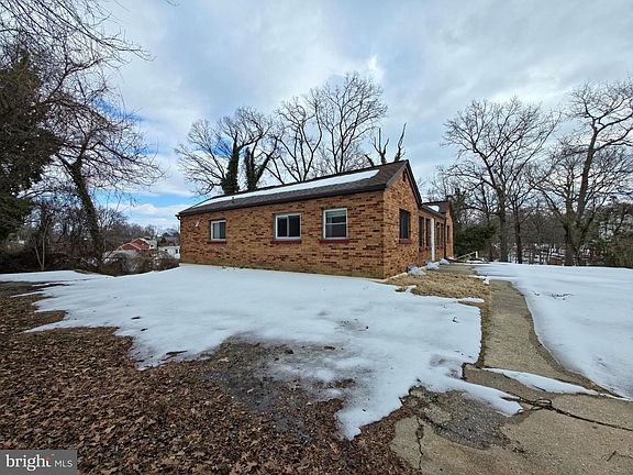 5th image of 5110 S Barnaby Rd