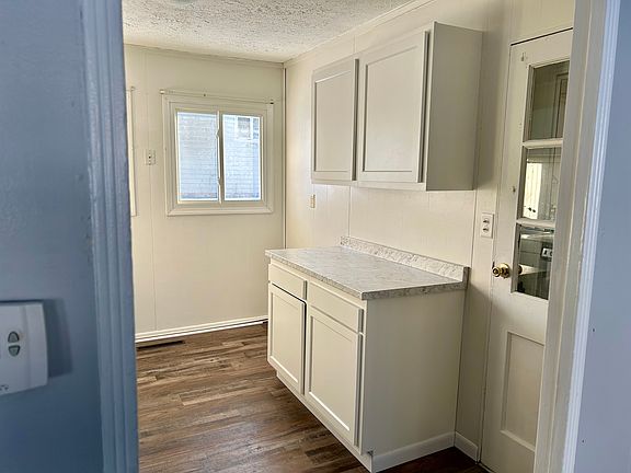 3rd image of 229 Maple Ave