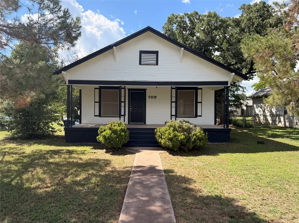709 E 23rd St, Cisco, TX 76437
