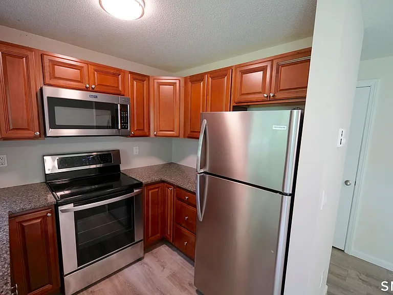 64 Crystal Ln #A — Photo 2