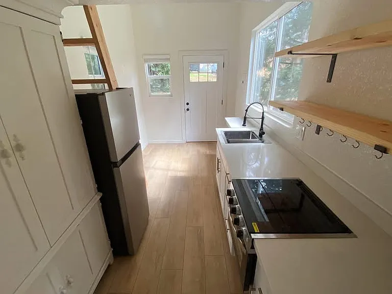 6304 Green Leaf Ln — Photo 9