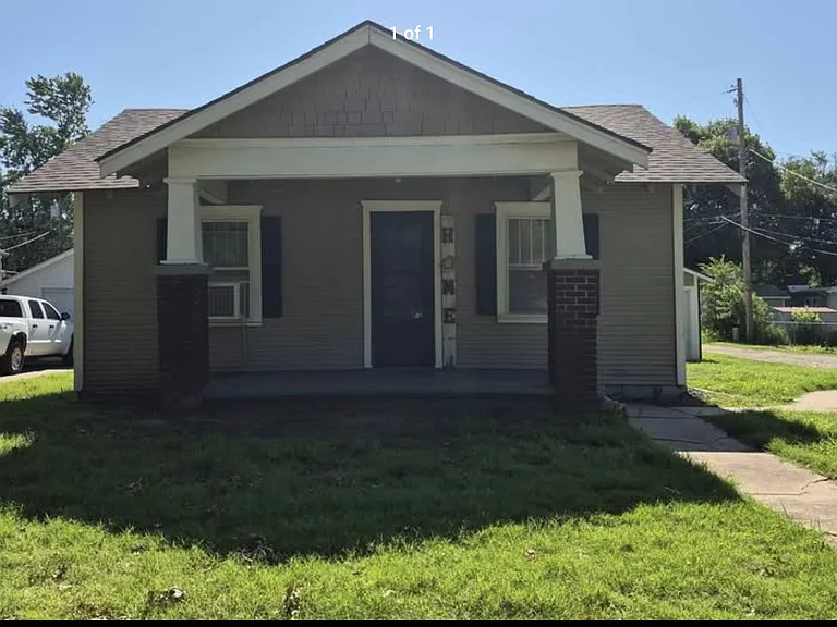 1012 N 4th St — Photo 1