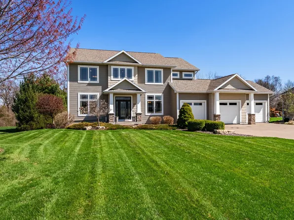 1975 Cranbrook Cross, Muscatine, IA 52761