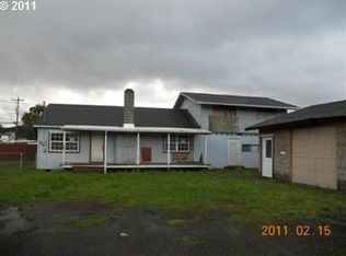 175 N 8th St, Lakeside, OR 97449