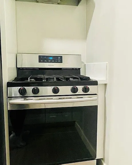 426 S Barrington Ave #6 — Photo 7