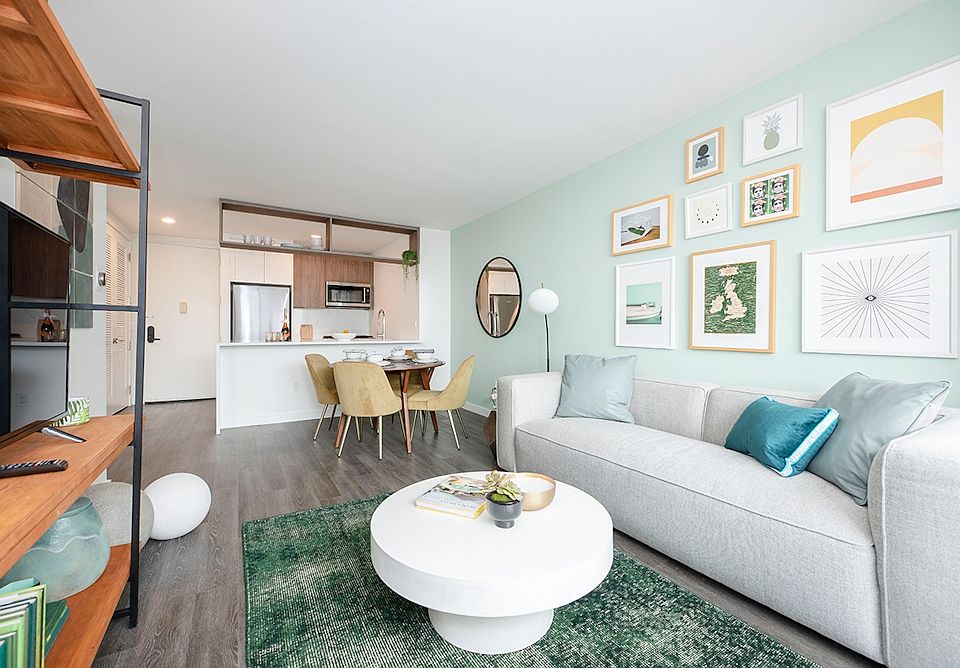 1st image of 520 W 43rd St APT 9G