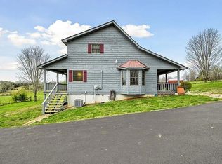 1393 Jones Chapel Rd, Byrdstown, TN 38549