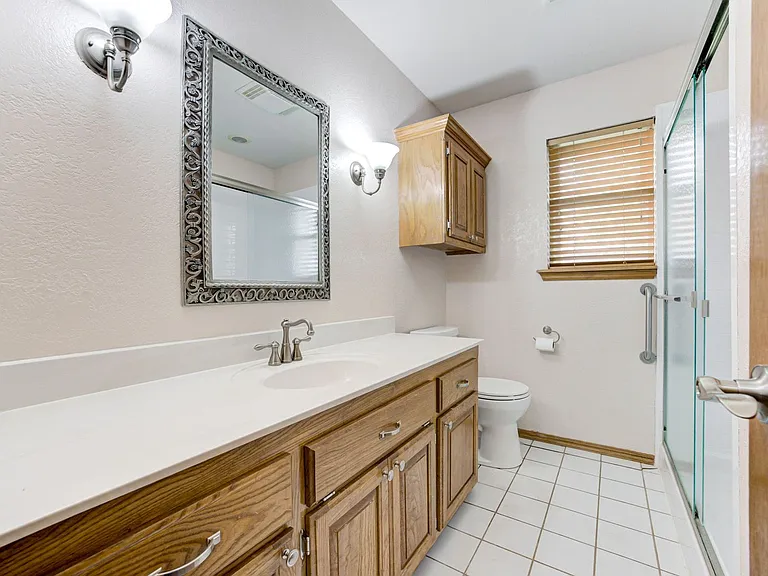 605 Eastview Dr — Photo 43